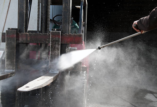 Best Driveway Pressure Washing  in Wyandanch, NY